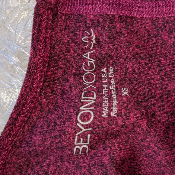 Beyond Yoga Can't Hardly Lightweight Keyhole Tank in Black-Plumberry xs - Picture 4 of 4